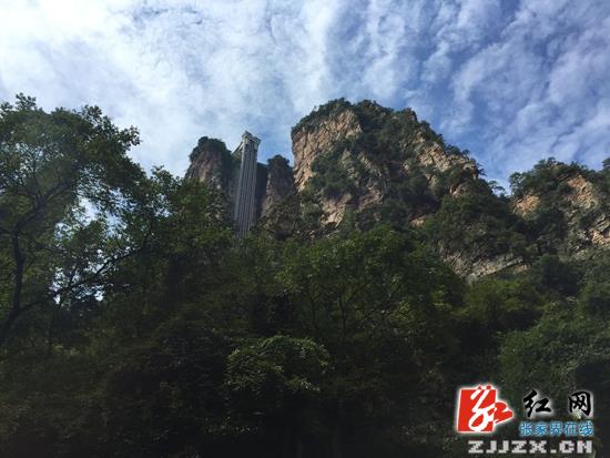 武陵源核心景区一次性进山游客突破346万人 再创历史新高