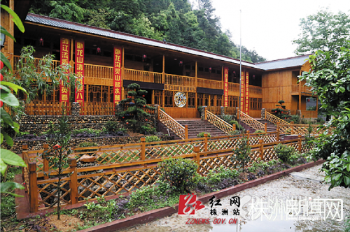 卧龙村。