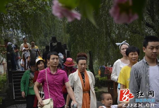 【“十一”在张家界】张家界核心景区武陵源游览畅通 纳客14万人次无拥堵