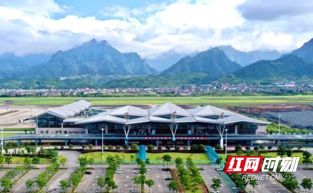 主会场交通指南：张家界荷花国际机场出...